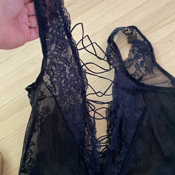 La Senza Lace Bodysuit with low cut front - Picture 7 of 8